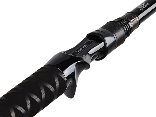 Спиннинг кастинговый Lucky John Black Sense BBS Cast 259 см.45-220гр (двухчастное)